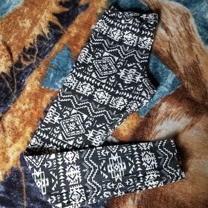 5 for 15! Black and White Aztec Pattern Leggings